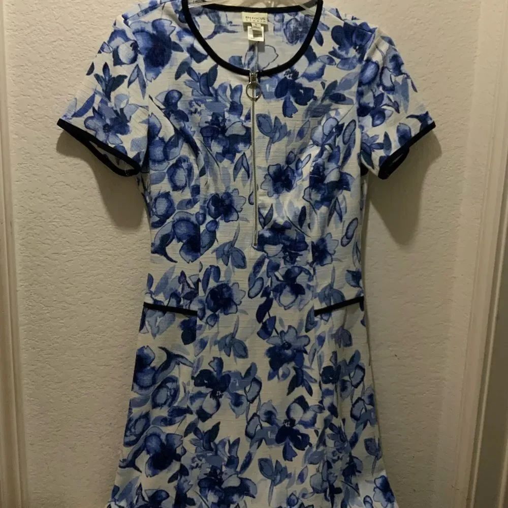 ENFOCUS STUDIO Beautiful Floral Dress blue white